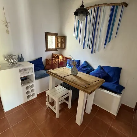Cactus & Almonds Beautiful Hideaway Holiday home