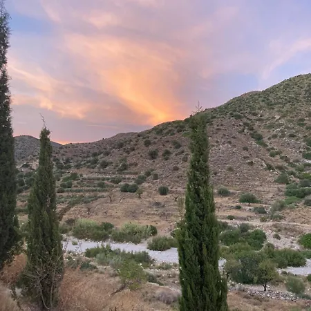 Cactus & Almonds Beautiful Hideaway Holiday home